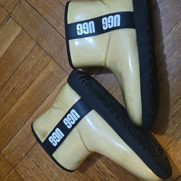 UGG Mini Clear Rain Boots - Picture 6 of 14